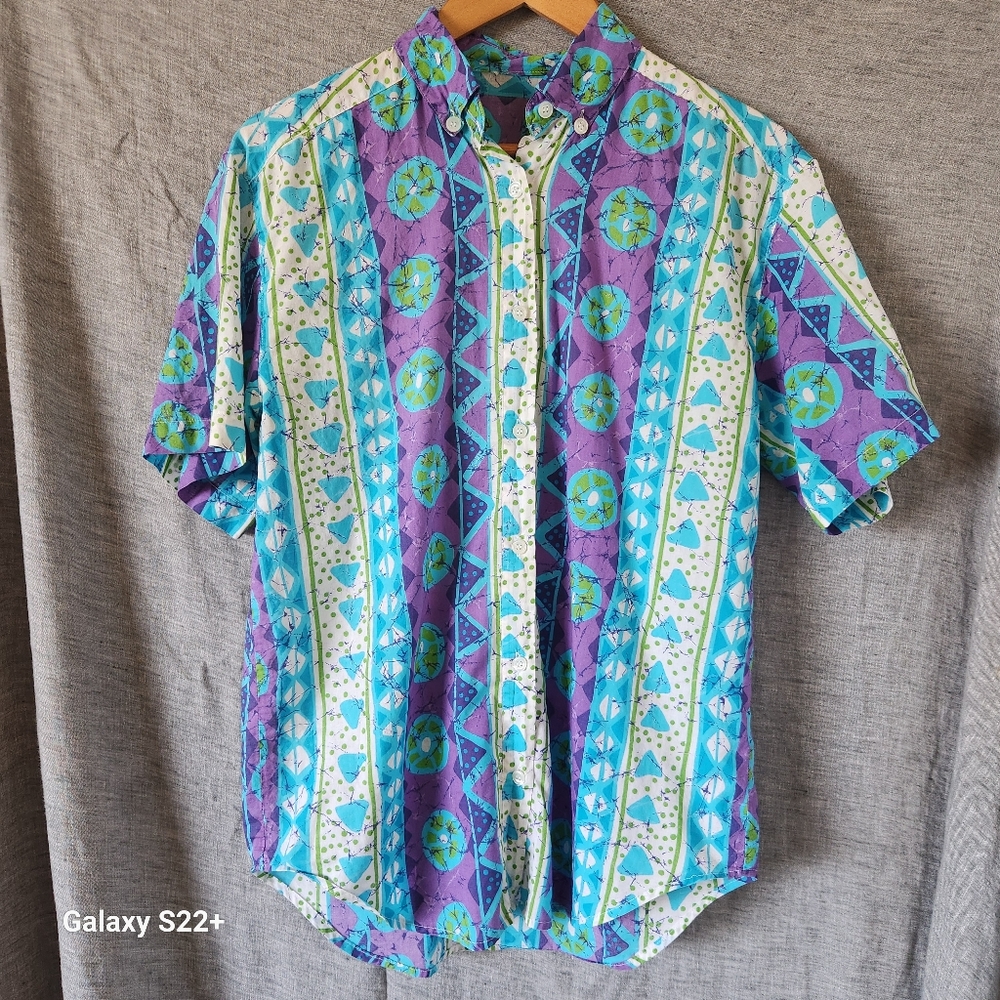 VINTAGE Vibrant Geometric Pattern Short Sleeve Button down Shirt, No Tags